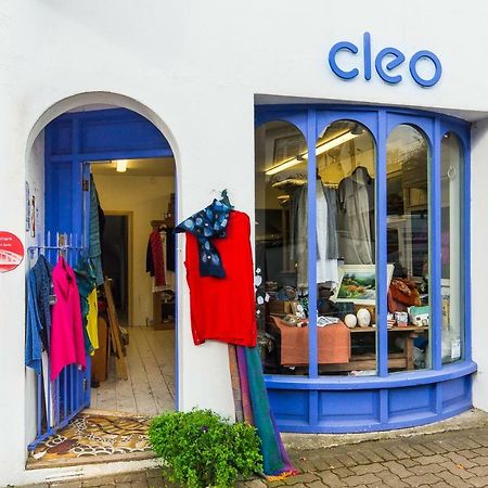 Cleo Gallery Apartments Кенмеър Екстериор снимка